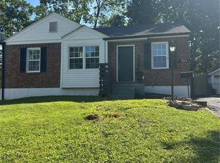 702 Crompton Ct, Saint Louis, MO
