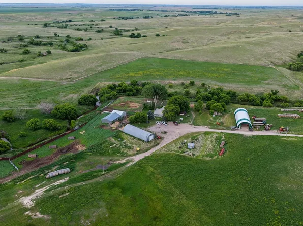 22379 Finch Dr, Martin, SD 57551