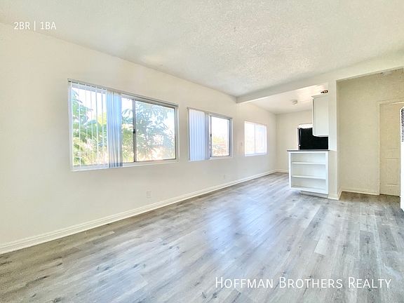 3rd image of 2276 W Adams Blvd #4