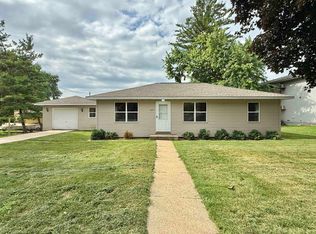 405 E Madison St, Cambridge, WI 53523