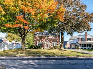 109 Colonial Park Dr, Springfield, PA 19064