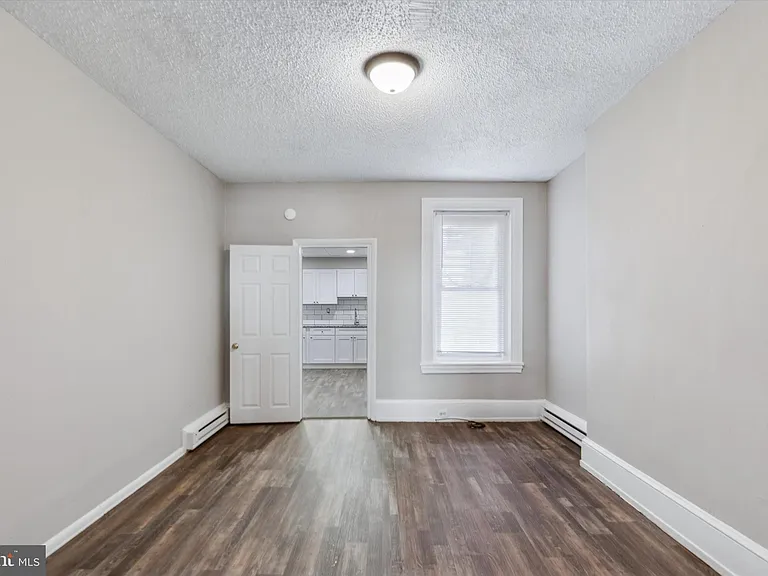 326 E Airy St #1 — Photo 7