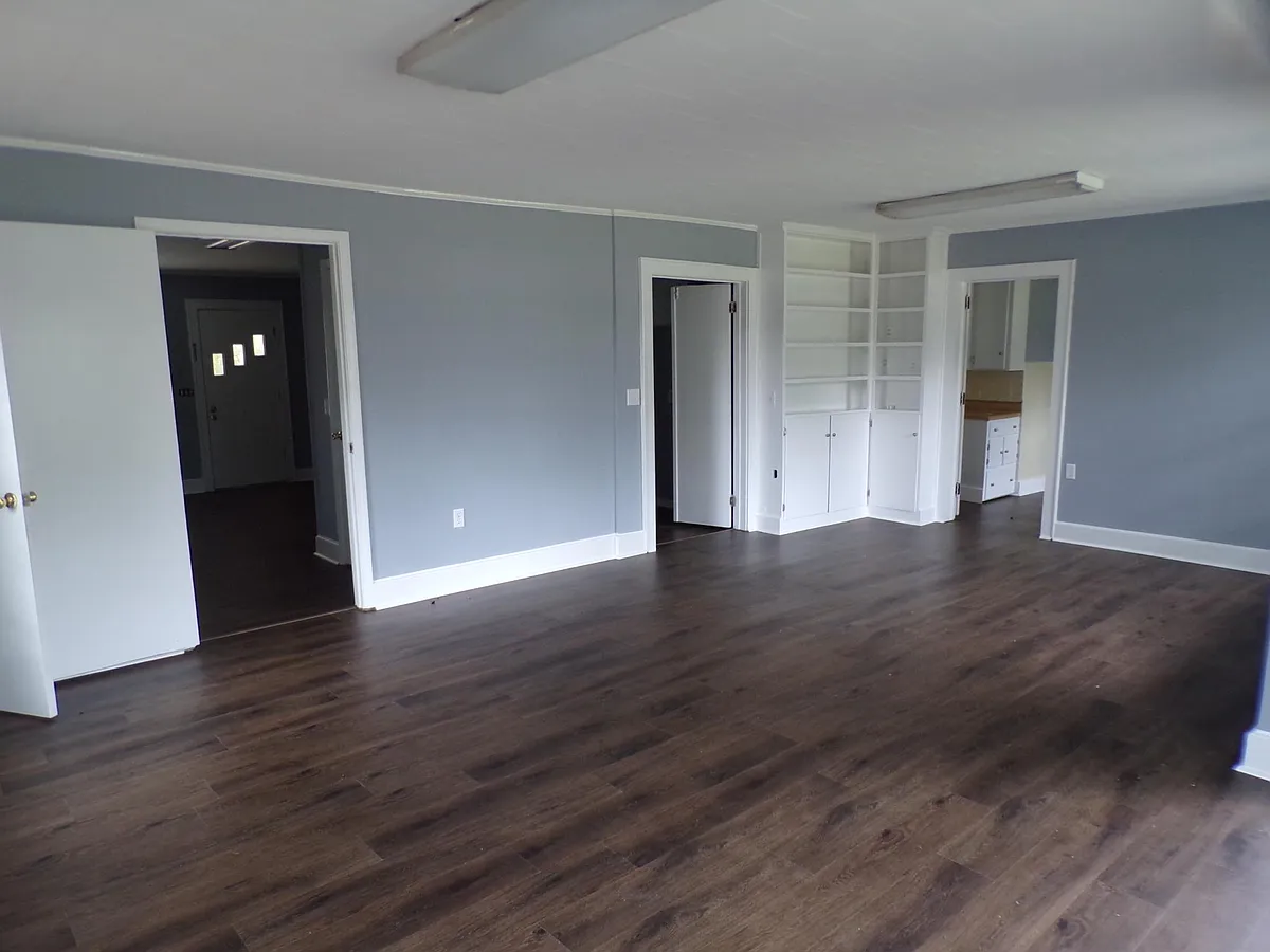 Building Photo - 286 White Ave