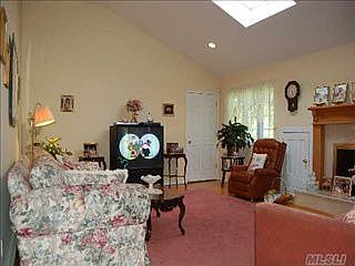 2nd image of 71 Lidge Dr