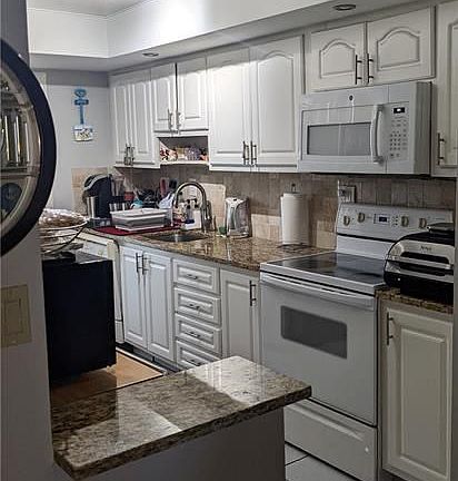 5th image of 400 Golden Isles Dr APT 36
