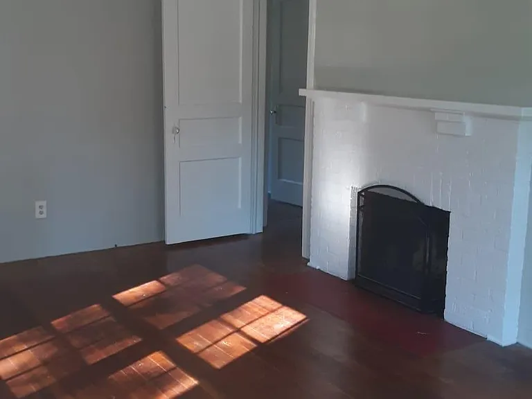 1413 Iola Dr — Photo 2