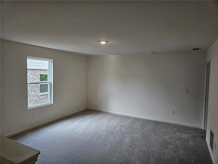 326 Silverton Dr — Photo 16