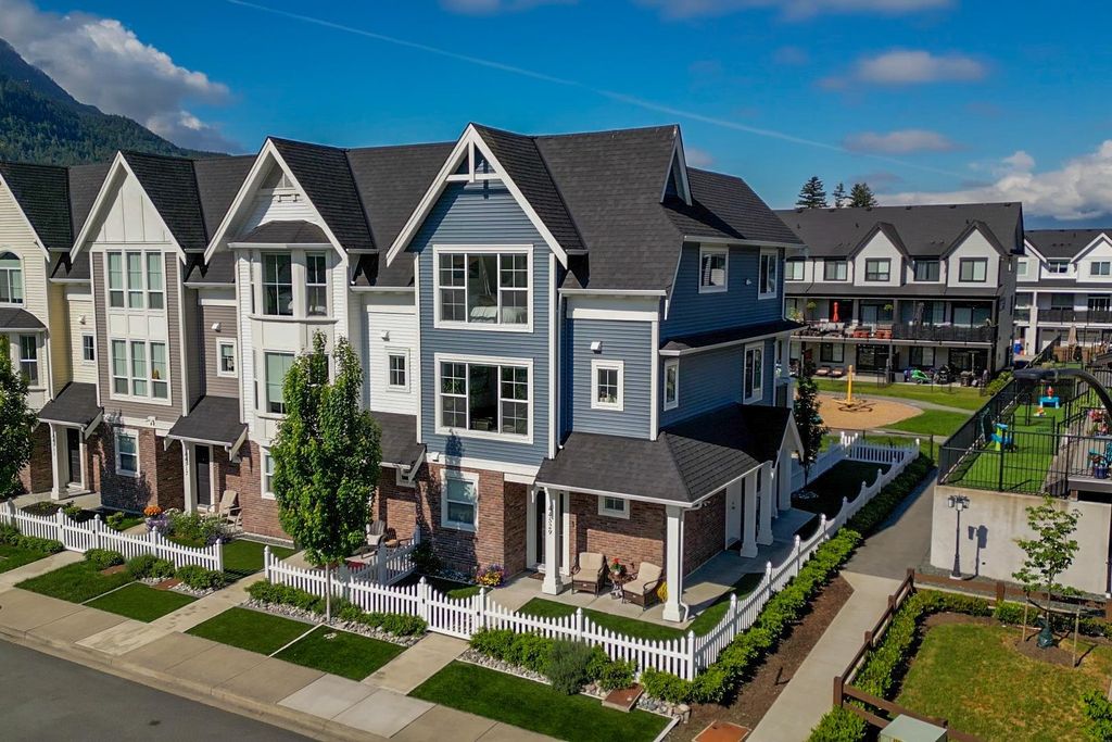 44529 Freshwater Dr, Chilliwack, BC - View 3