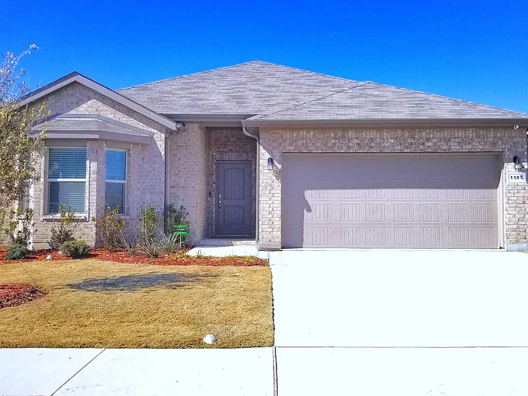 1105 Twin Brooks Ln — Photo 1