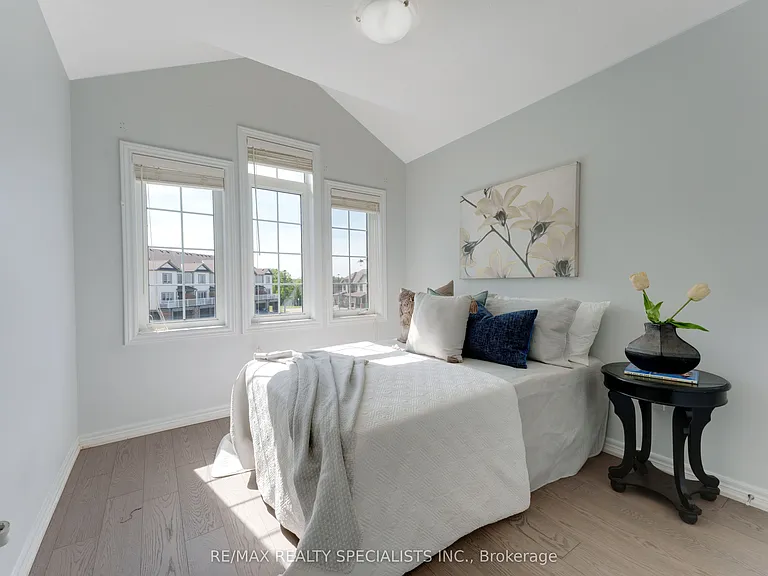 740 Linden Dr #4 — Photo 31