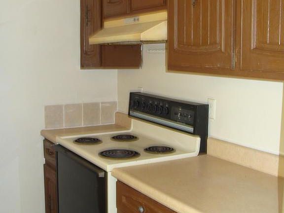 4th image of 5445 Rockwood Ct