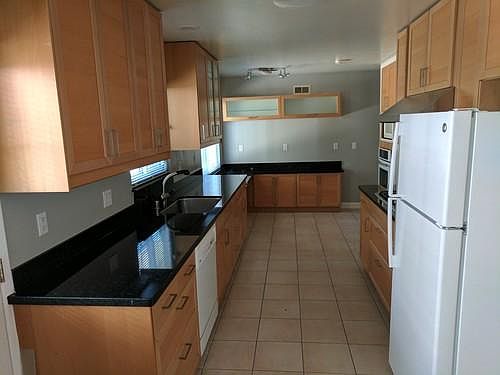 4th image of 10542 E Estates Dr