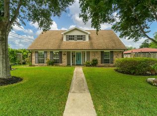 1426 Cedarbrook Ct, Seabrook, TX 77586