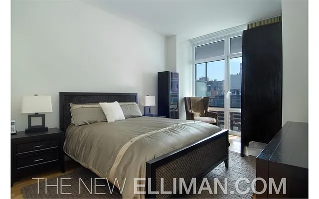 Rented by Douglas Elliman | media 27