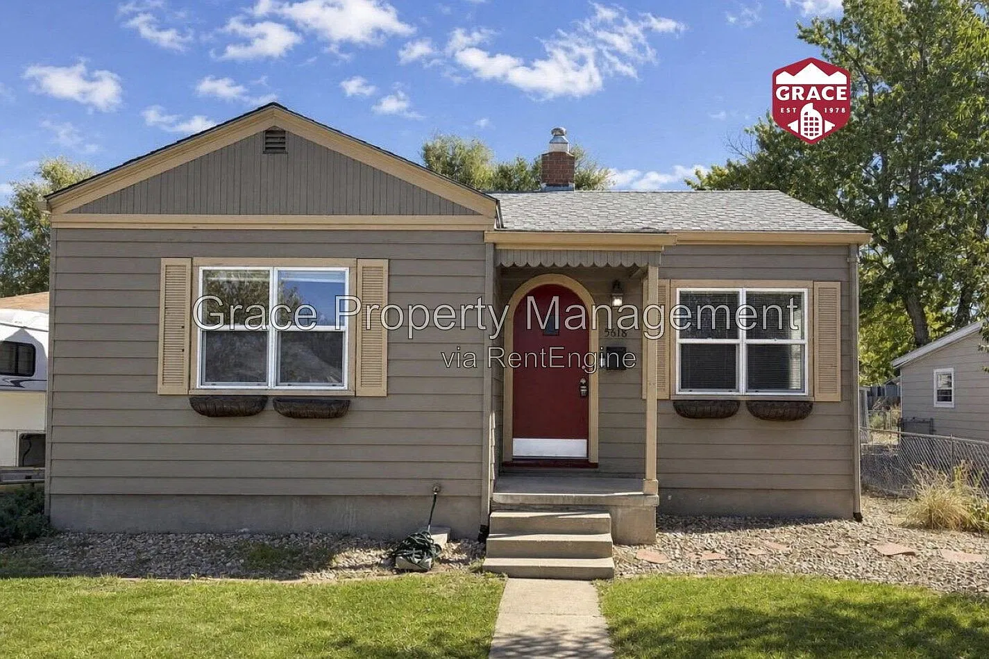 2 bed, 1.0 bath, 1240 sqft, $2,400 — Photo 1