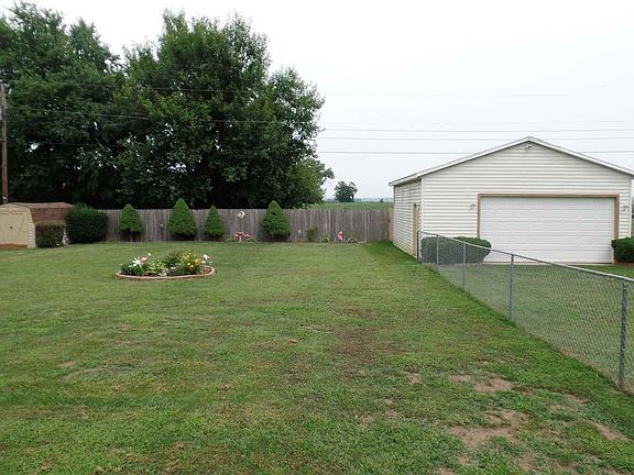 3rd image of 58330 Pam Dr