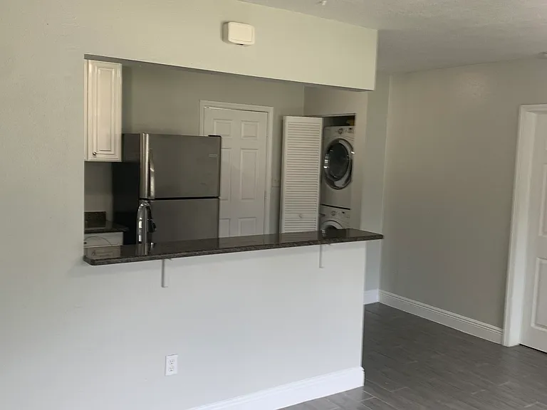 709 Sunset Dr — Photo 18