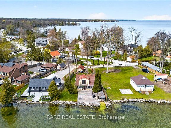 2nd image of 2350 Bonsecour Cres