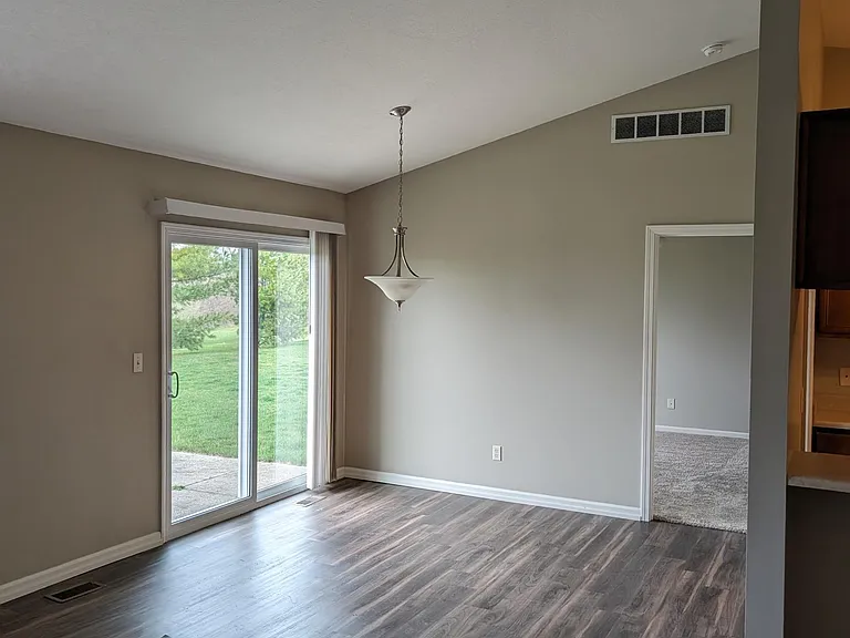 1547 Cumberland Ave — Photo 4