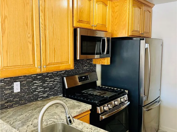 700 W La Veta Ave Unit O15, Orange, CA 92868