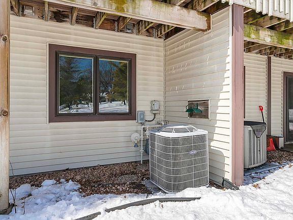4th image of 3112 Farnum Dr #A