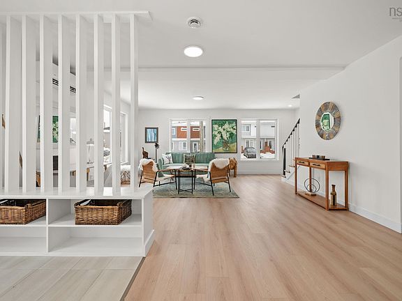 3rd image of 52 Berm St