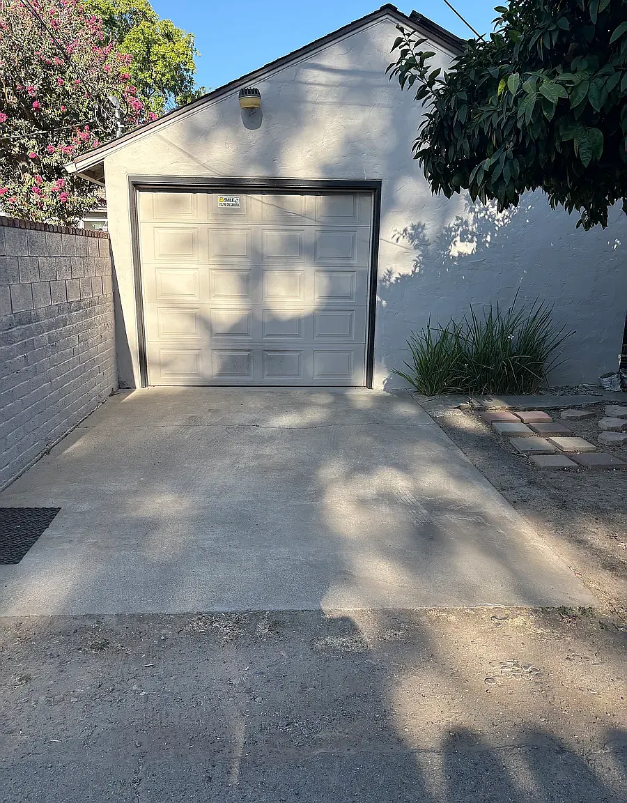 Studio, 350 sqft, $1,100 — Photo 2