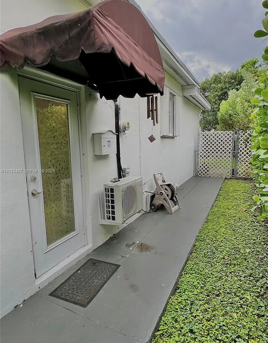 Coral Way Heights — Photo 4