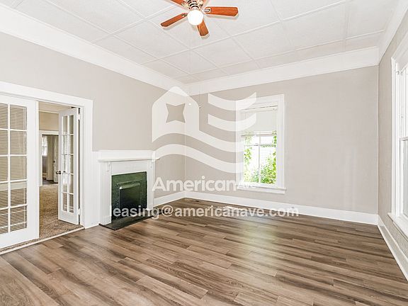 1528140_002_living_room_3.jpg