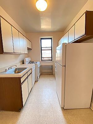 5th image of 69-39 Yellowstone Blvd #602