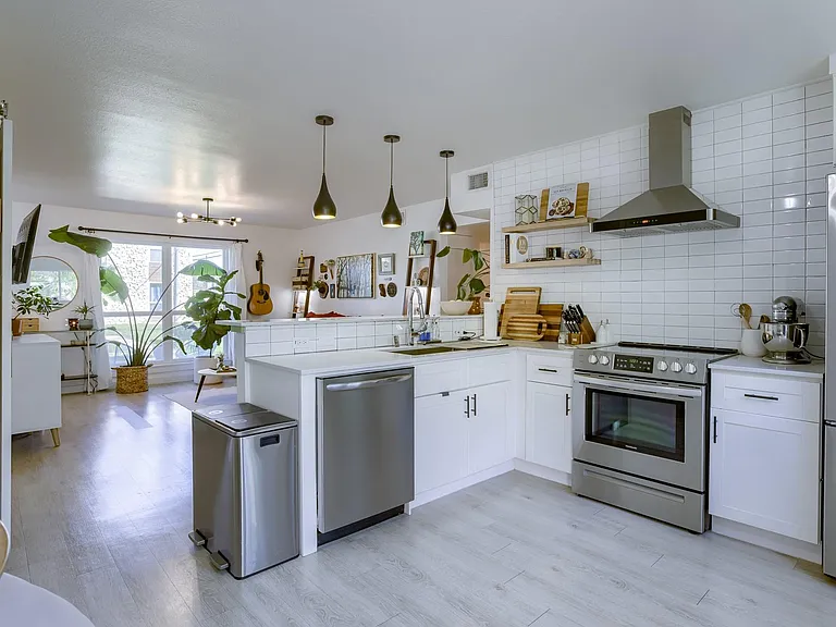 8603 Putnam Dr #102 — Photo 8