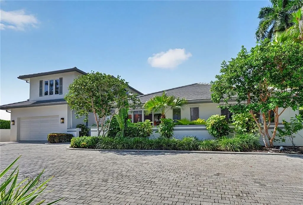 5 bed, 4.0 bath, 4642 sqft, $35,000 — Photo 3