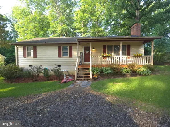 733 Canterbury Dr, Ruther Glen, VA 22546