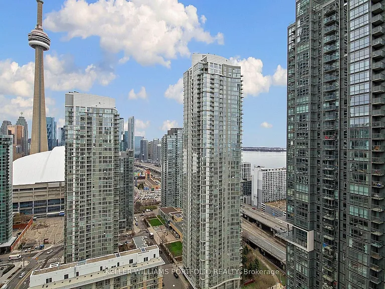 15 Fort York Blvd W #3907 — Photo 49