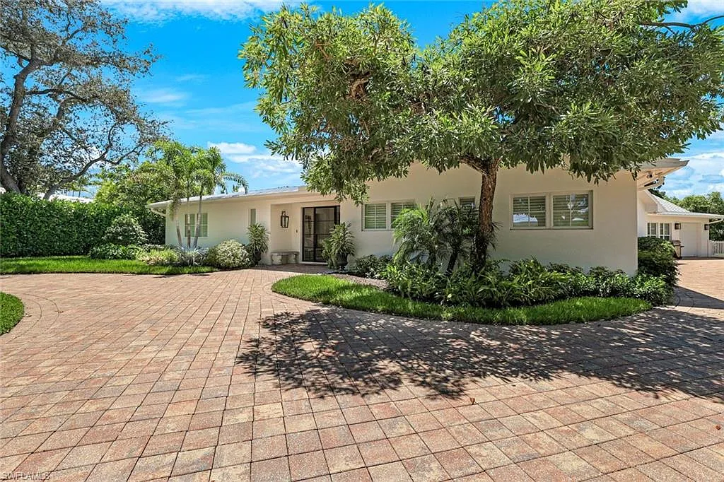 5 bed, 3.5 bath, 3905 sqft, $55,000 — Photo 3