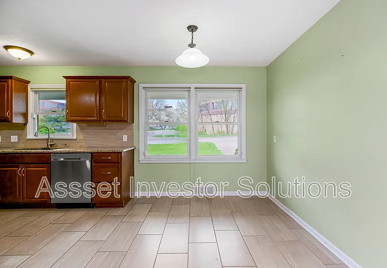 8400 State Line Rd — Photo 7
