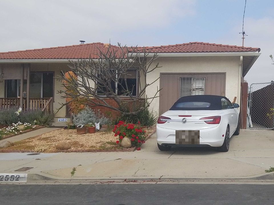 2nd image of 2552 Baily Ave