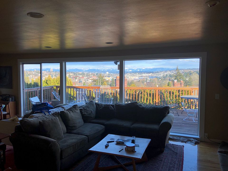 2nd image of 3260 10th Ave W