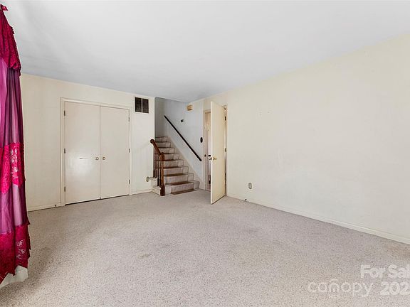 3rd image of 5545 Elsinore Pl
