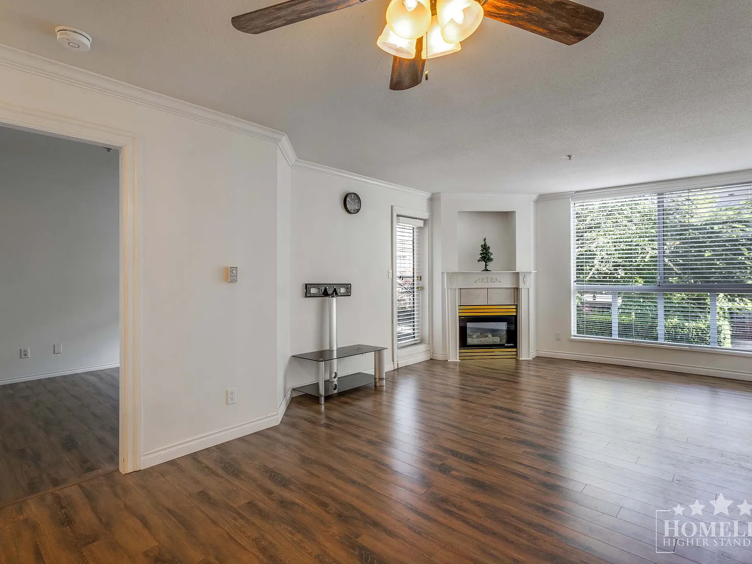 2485 Atkins Ave — Photo 4