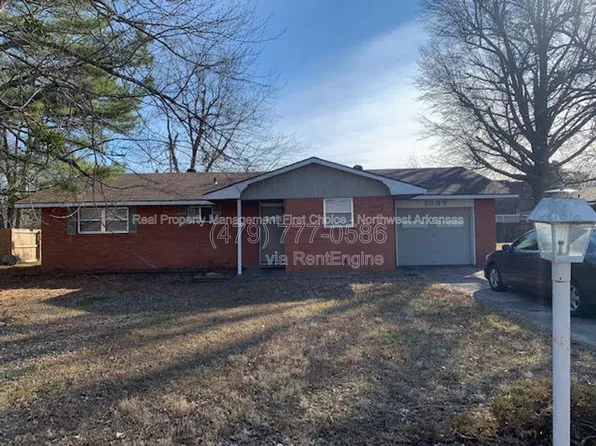 1039 W Bel Air Dr, Fayetteville, AR 72703