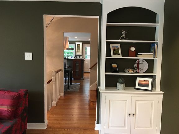 Built-in bookcase =character