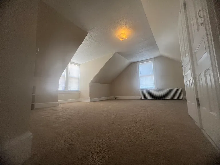 large bedroom/loft (3)