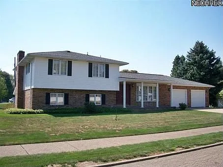 1160 Weinsz Dr photo 1