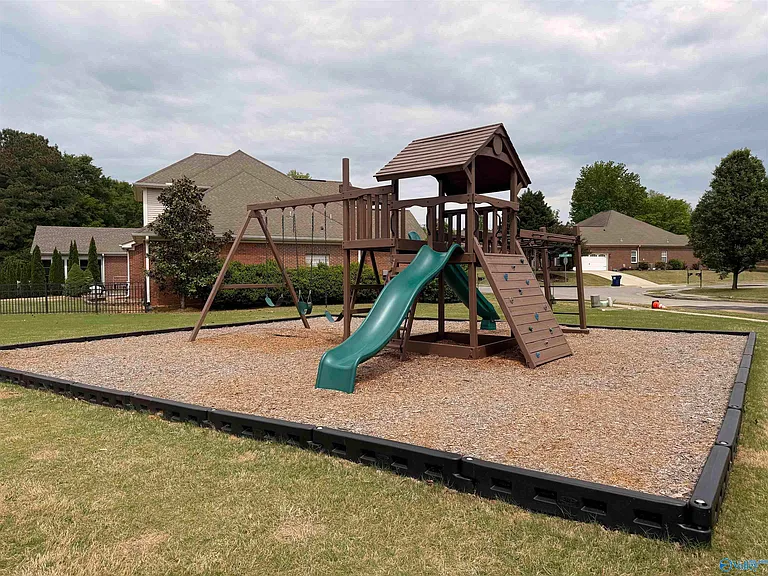 108 Blackwood Dr — Photo 44