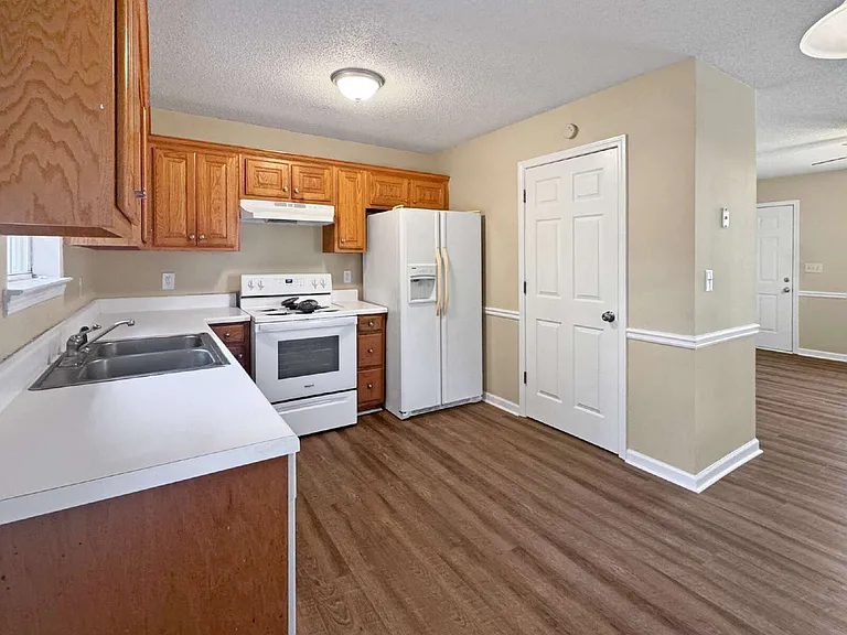 4012 Sutton Rd — Photo 4