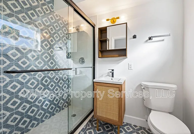 3012 Broadway #104 — Photo 3