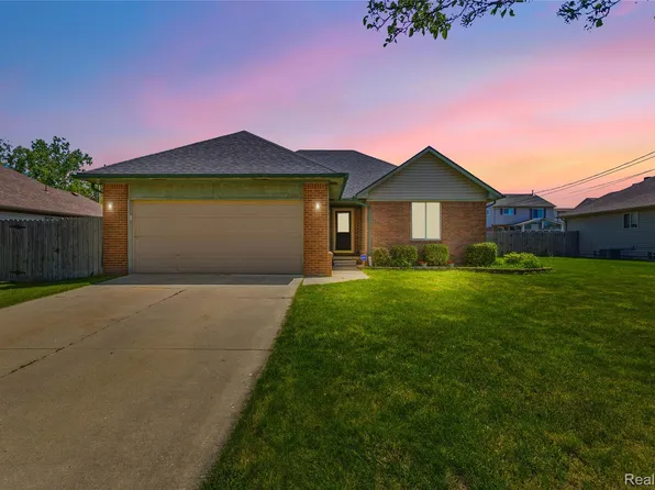 21884 Laurel St, Clinton Township, MI 48035