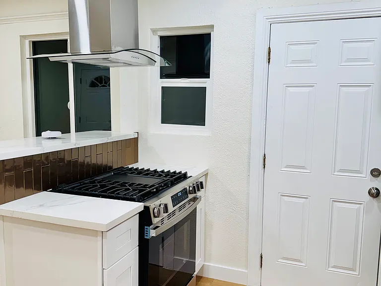 364 S McBride Ave — Photo 9
