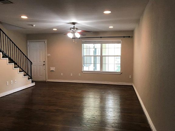 3rd image of 4744 Bradford Dr APT B